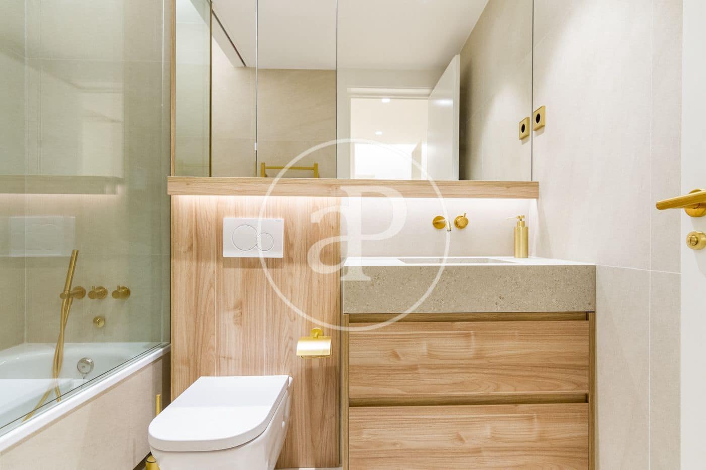 3 quarto Apartamento para arrendar em Madrid cidade - 6 300 € (Ref: 9582951)