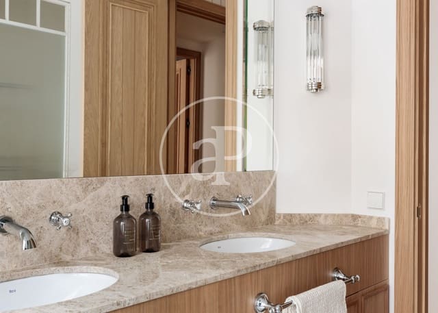 2 quarto Apartamento para venda em Universidad, Madrid cidade - 1 995 000 € (Ref: 9582956)