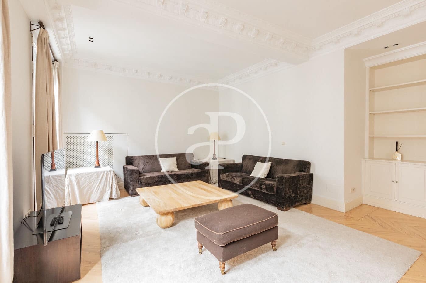 3 slaapkamer Appartement te huur in Madrid stad - € 6.500 (Ref: 9586517)