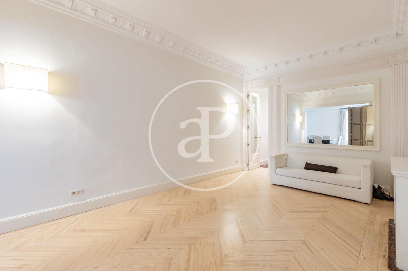 3 slaapkamer Appartement te huur in Madrid stad - € 6.500 (Ref: 9586517)