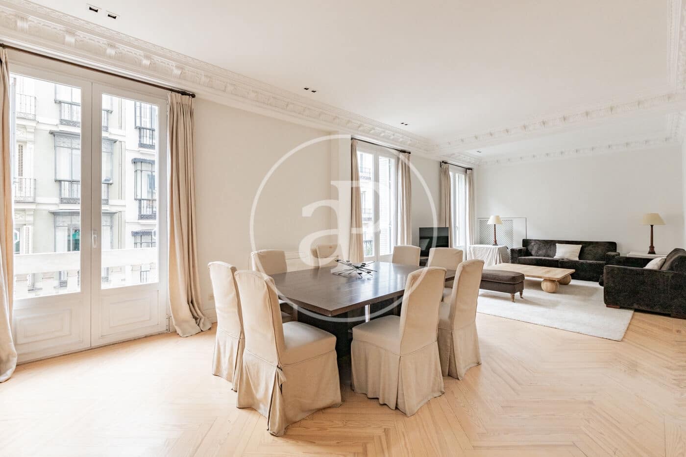 3 slaapkamer Appartement te huur in Madrid stad - € 6.500 (Ref: 9586517)