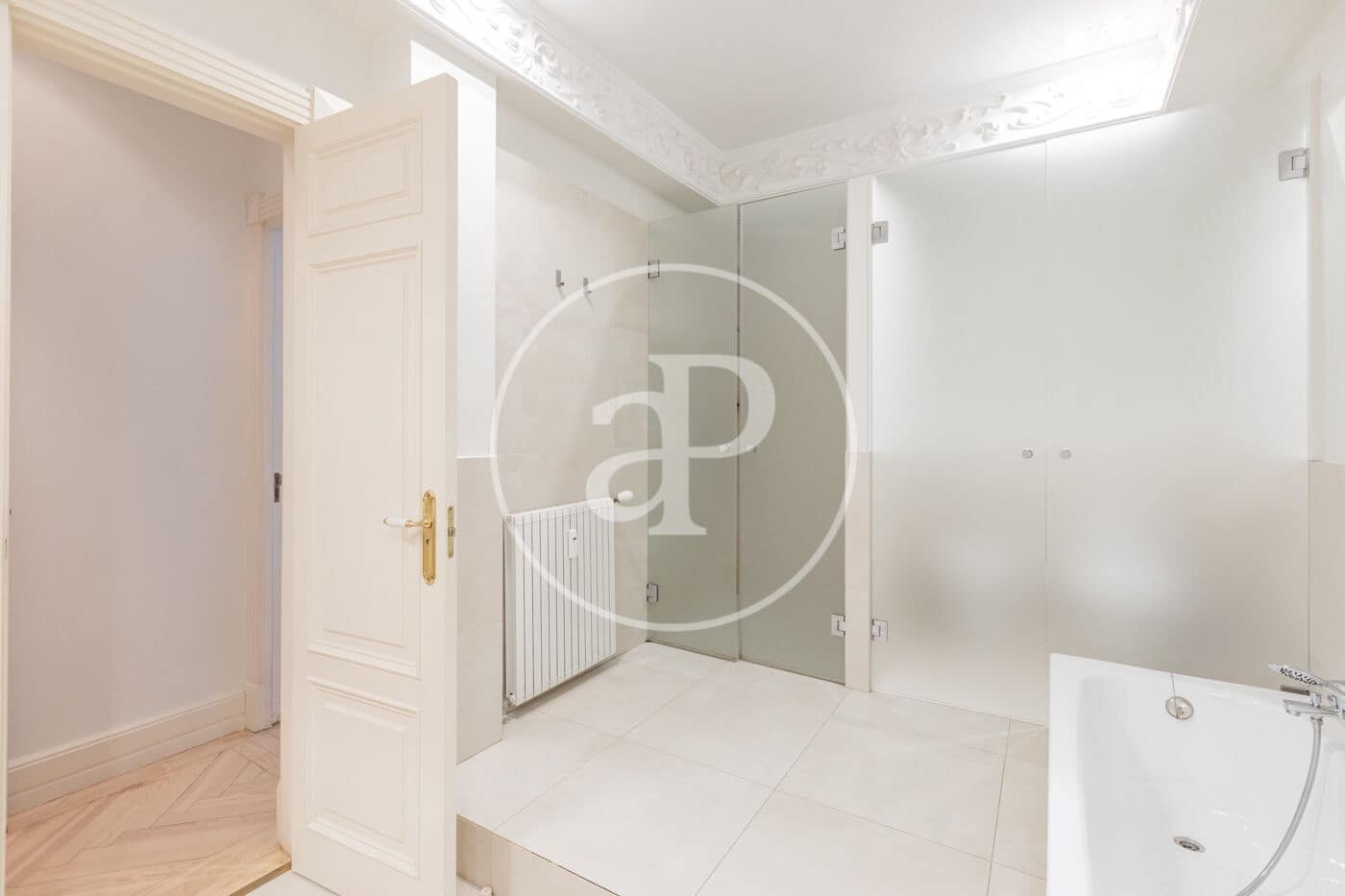 3 slaapkamer Appartement te huur in Madrid stad - € 6.500 (Ref: 9586517)