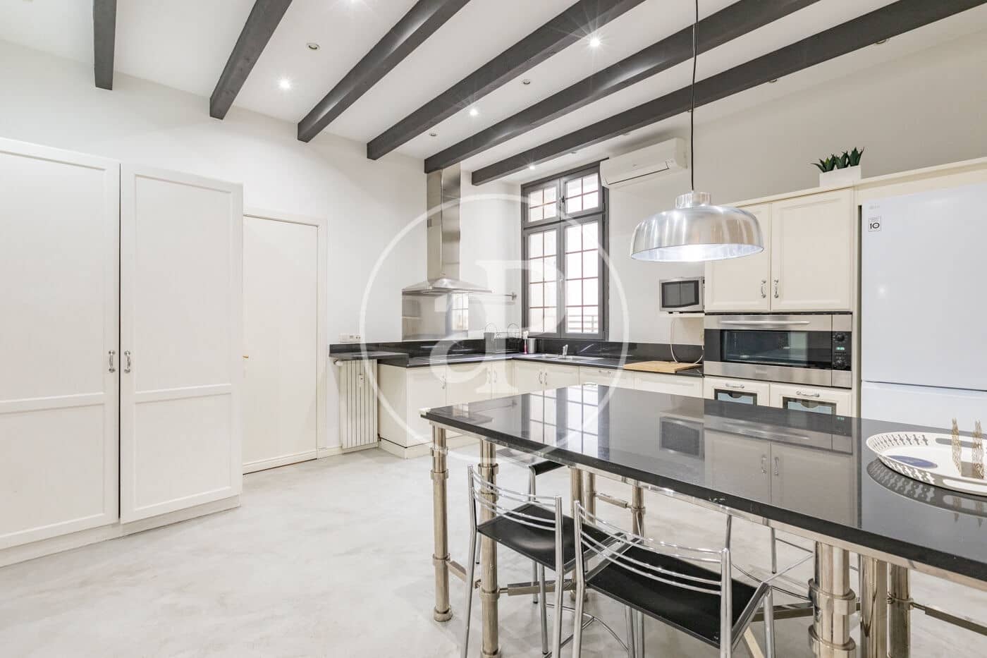 3 slaapkamer Appartement te huur in Madrid stad - € 6.500 (Ref: 9586517)