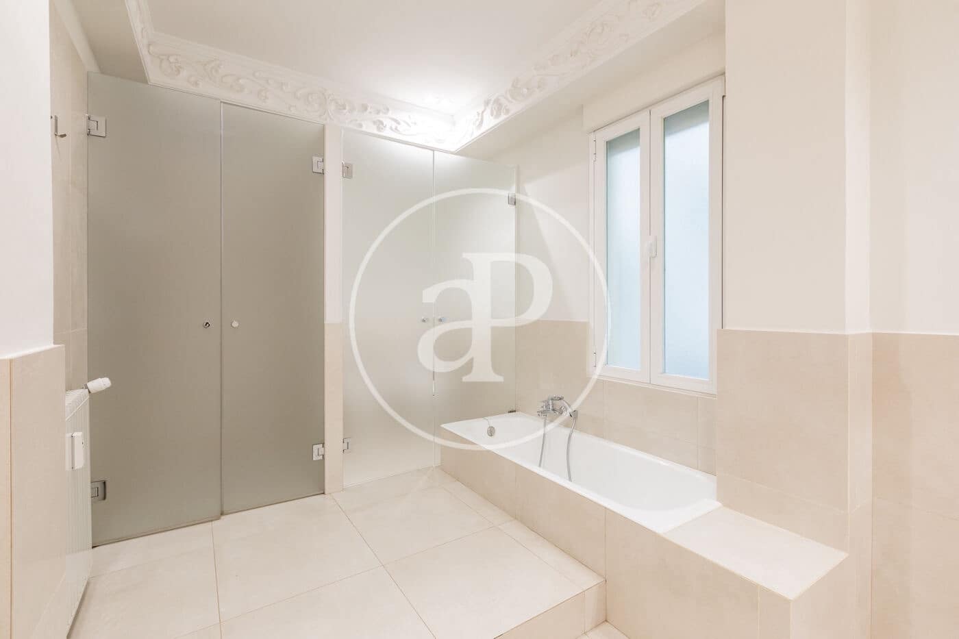 3 slaapkamer Appartement te huur in Madrid stad - € 6.500 (Ref: 9586517)