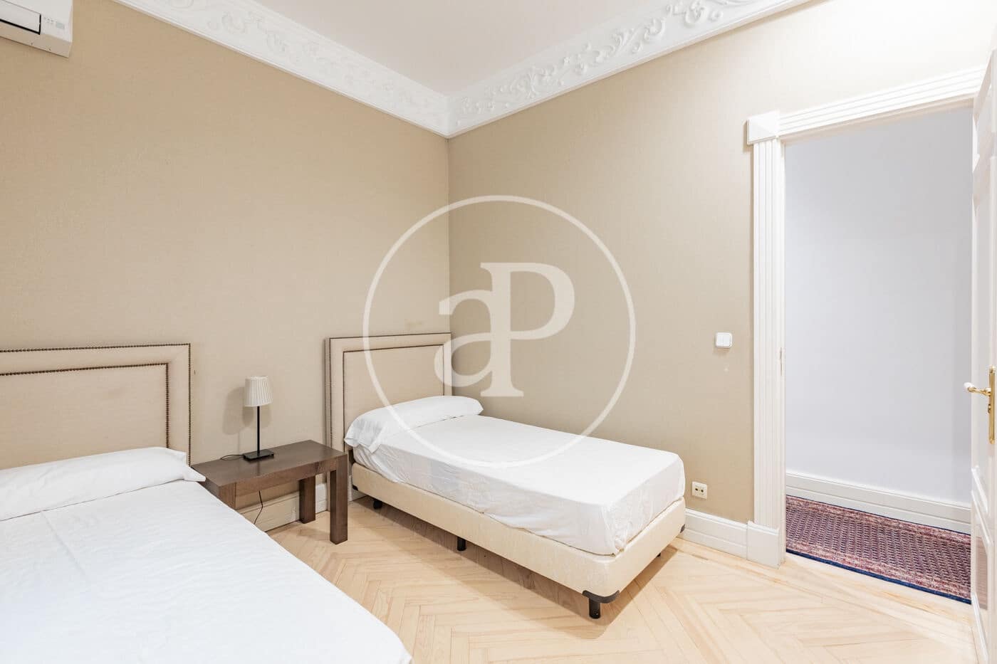 3 slaapkamer Appartement te huur in Madrid stad - € 6.500 (Ref: 9586517)