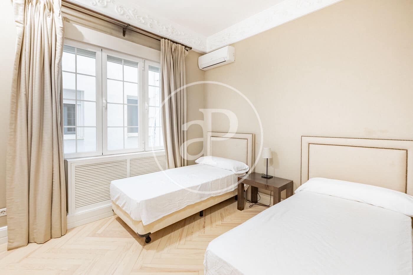 3 slaapkamer Appartement te huur in Madrid stad - € 6.500 (Ref: 9586517)