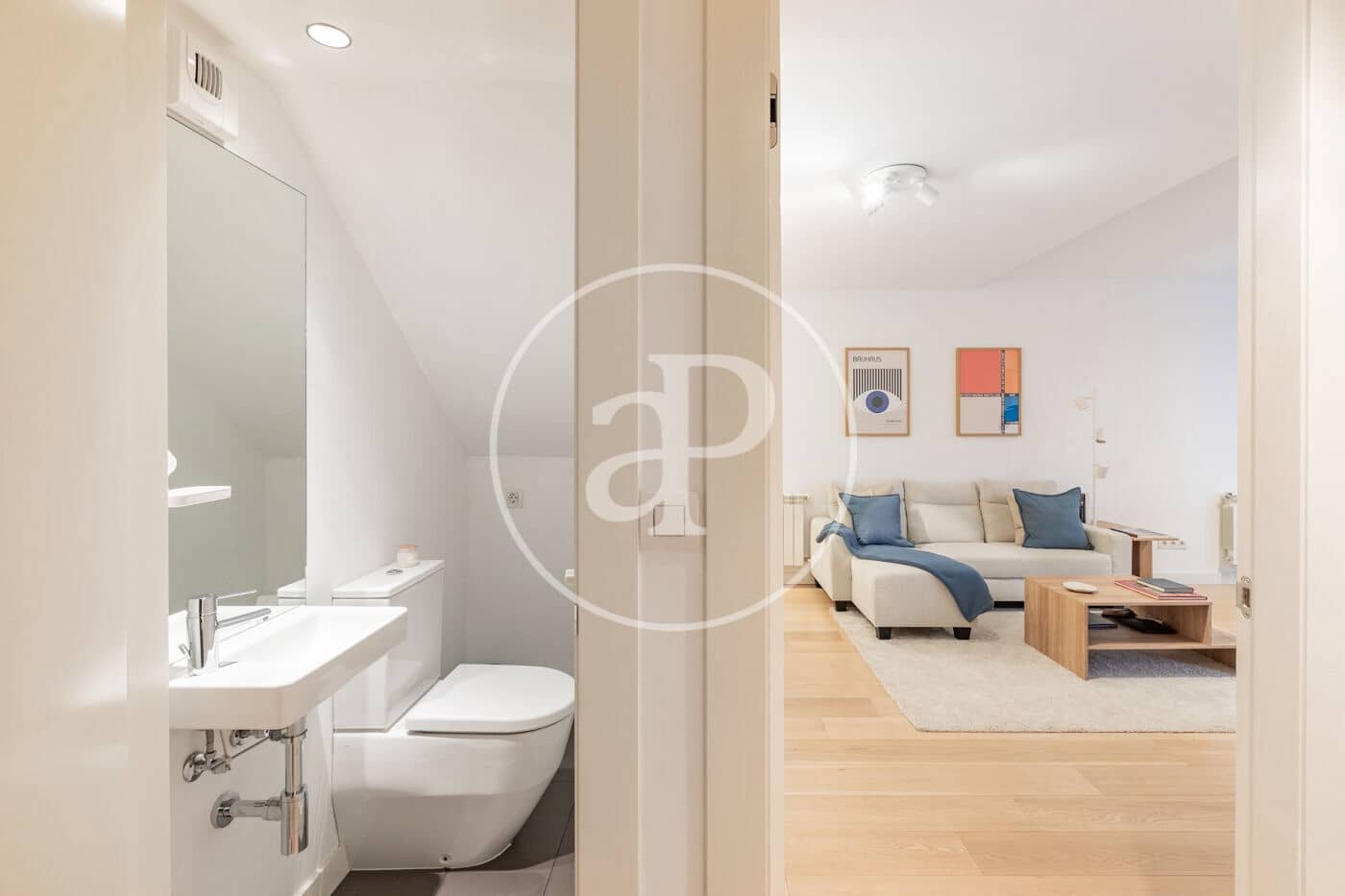 2 slaapkamer Penthouse te huur in Madrid stad met zwembad - € 3.800 (Ref: 9586518)