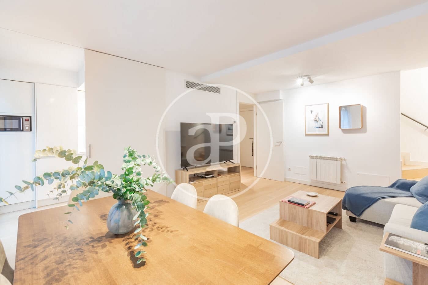 2 slaapkamer Penthouse te huur in Madrid stad met zwembad - € 3.800 (Ref: 9586518)