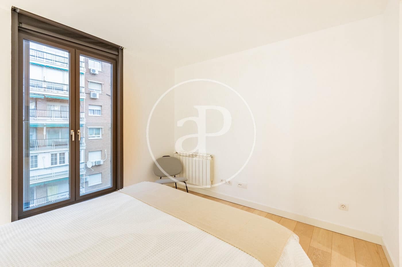 2 slaapkamer Penthouse te huur in Madrid stad met zwembad - € 3.800 (Ref: 9586518)