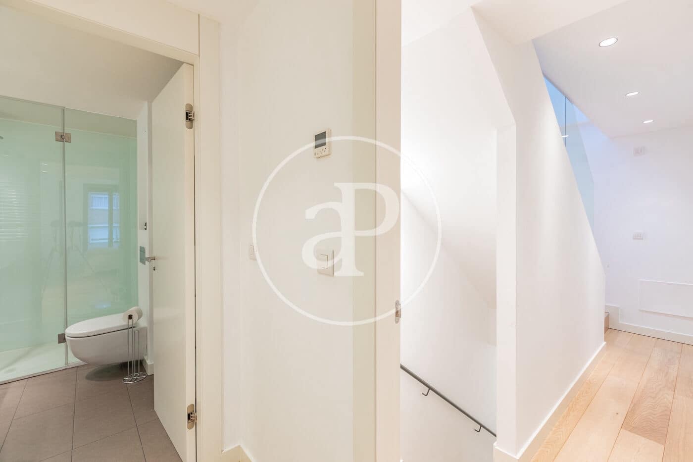 2 slaapkamer Penthouse te huur in Madrid stad met zwembad - € 3.800 (Ref: 9586518)