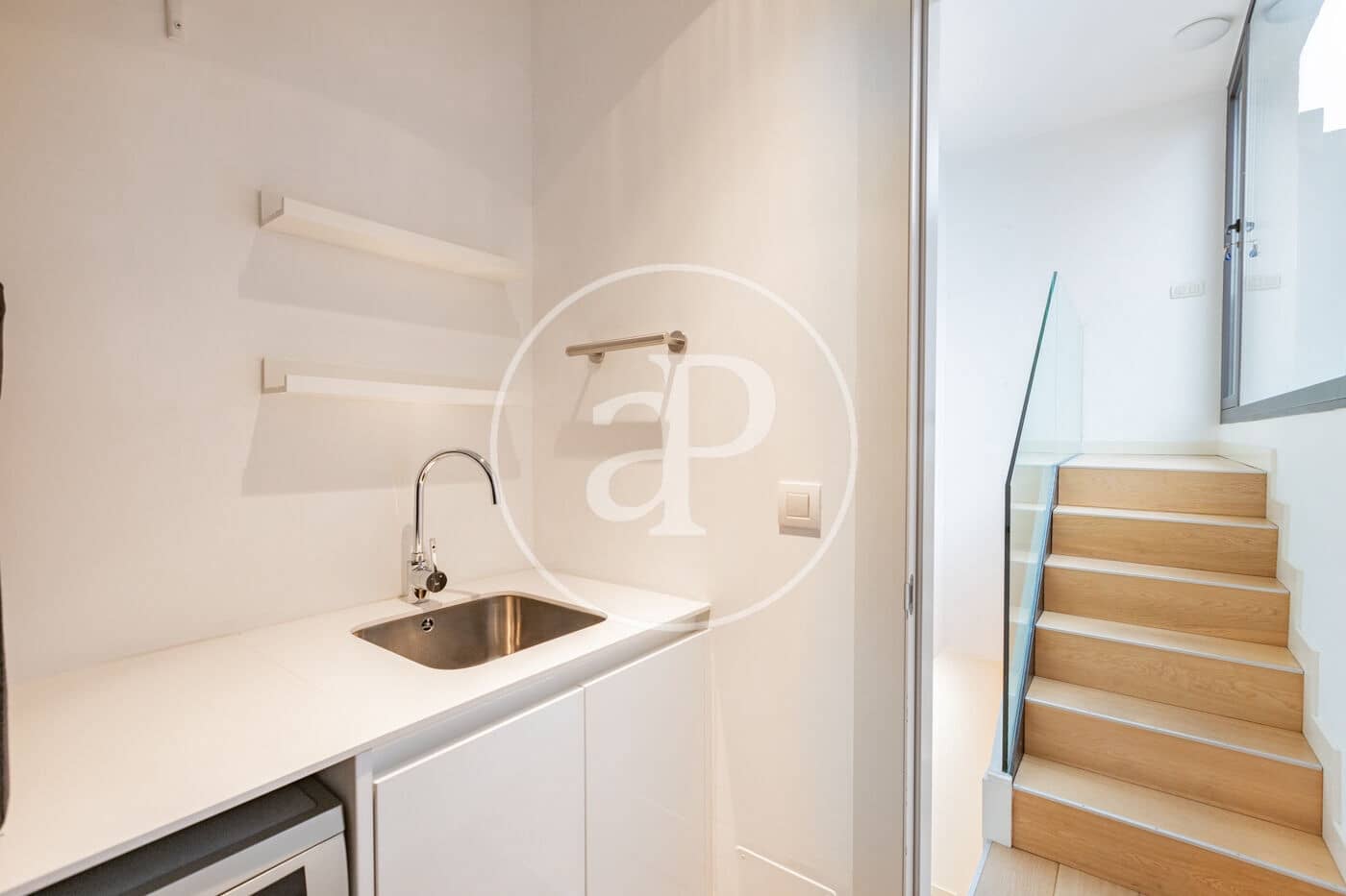 2 slaapkamer Penthouse te huur in Madrid stad met zwembad - € 3.800 (Ref: 9586518)