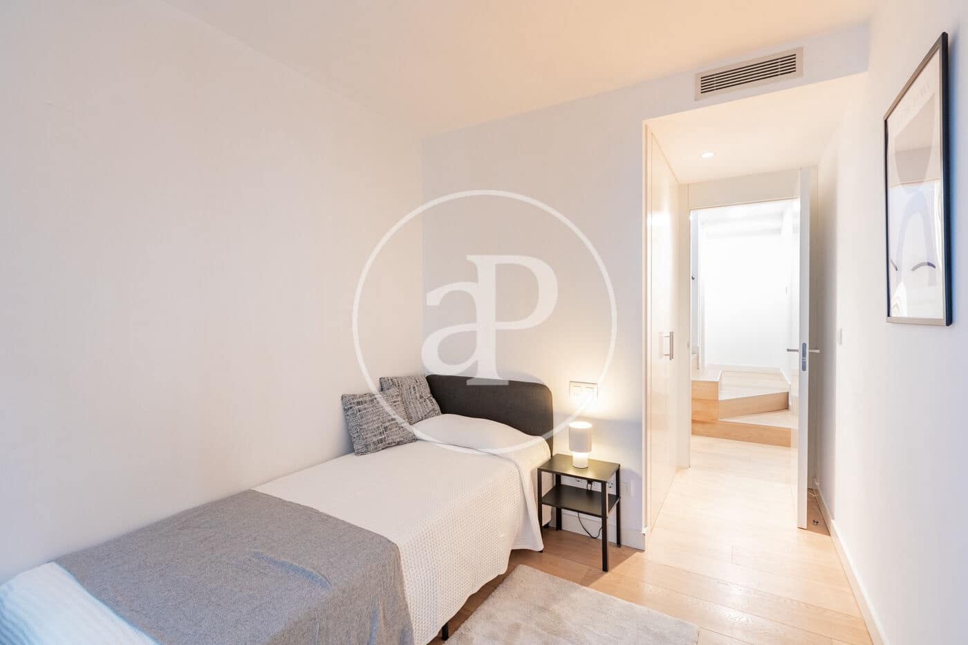 2 slaapkamer Penthouse te huur in Madrid stad met zwembad - € 3.800 (Ref: 9586518)
