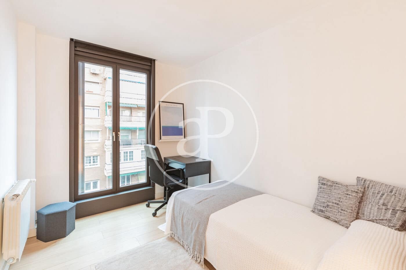 2 slaapkamer Penthouse te huur in Madrid stad met zwembad - € 3.800 (Ref: 9586518)