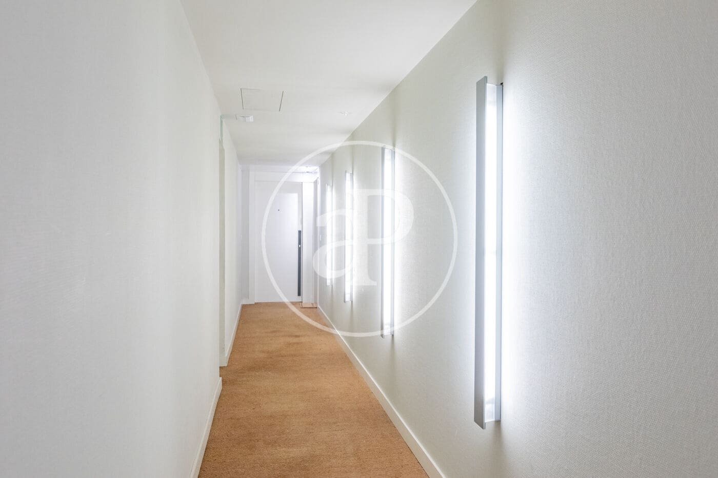 2 slaapkamer Penthouse te huur in Madrid stad met zwembad - € 3.800 (Ref: 9586518)