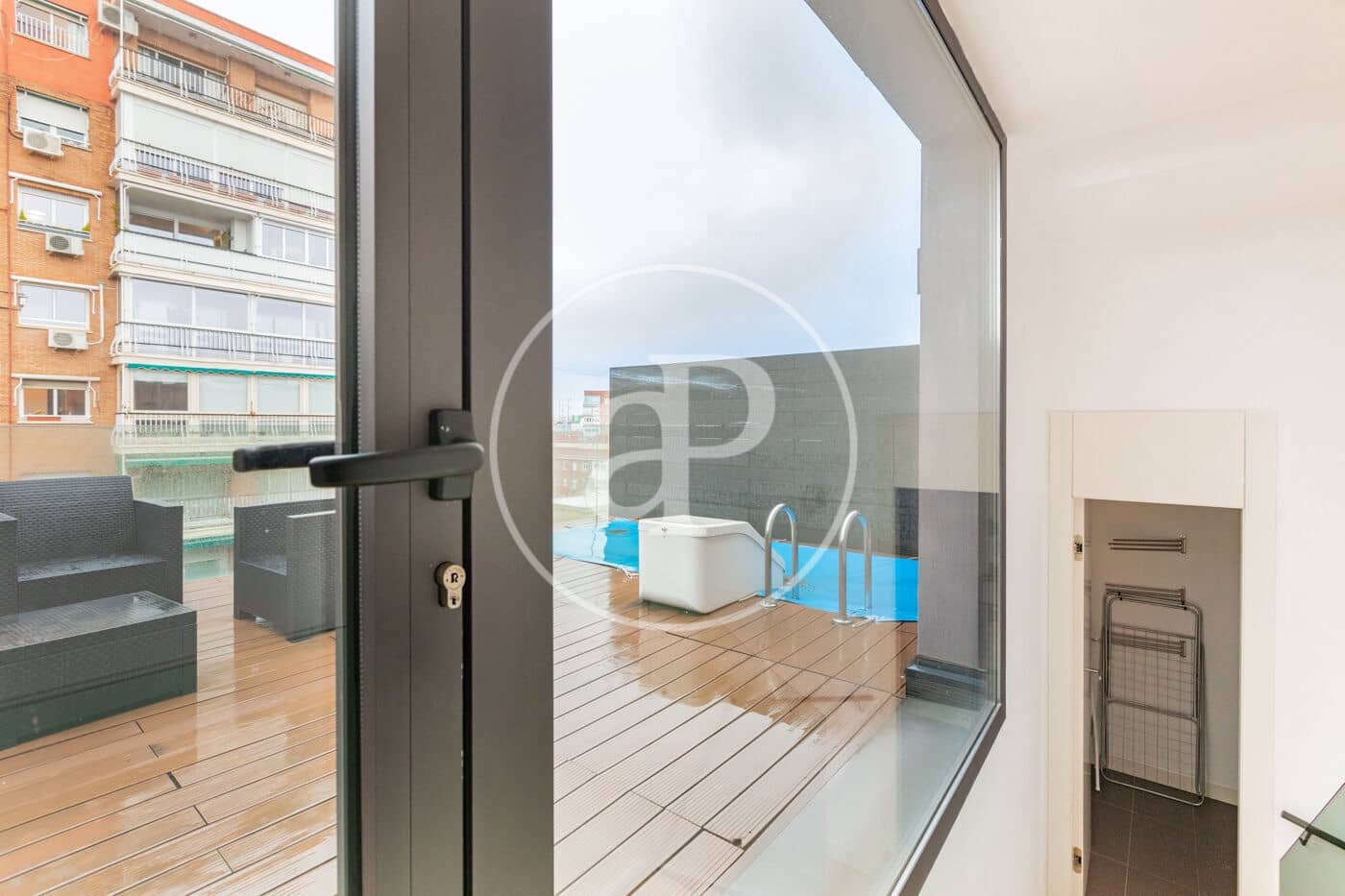 2 slaapkamer Penthouse te huur in Madrid stad met zwembad - € 3.800 (Ref: 9586518)