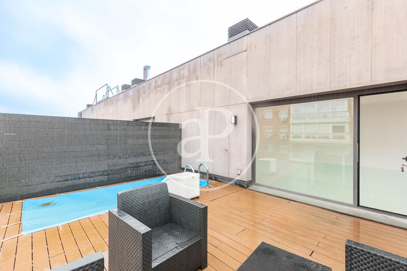 2 slaapkamer Penthouse te huur in Madrid stad met zwembad - € 3.800 (Ref: 9586518)