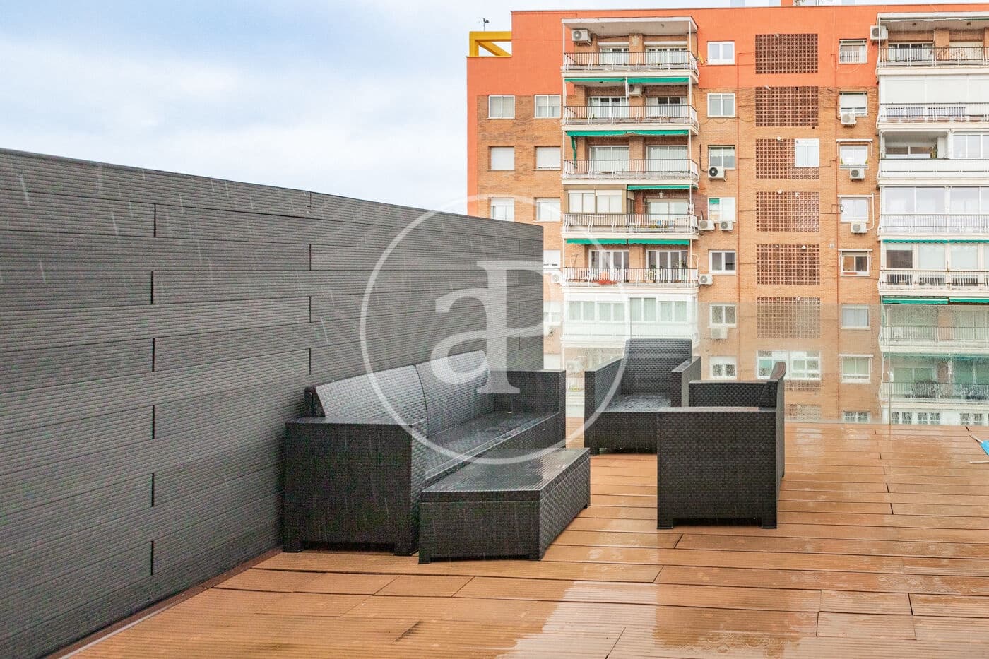 2 slaapkamer Penthouse te huur in Madrid stad met zwembad - € 3.800 (Ref: 9586518)