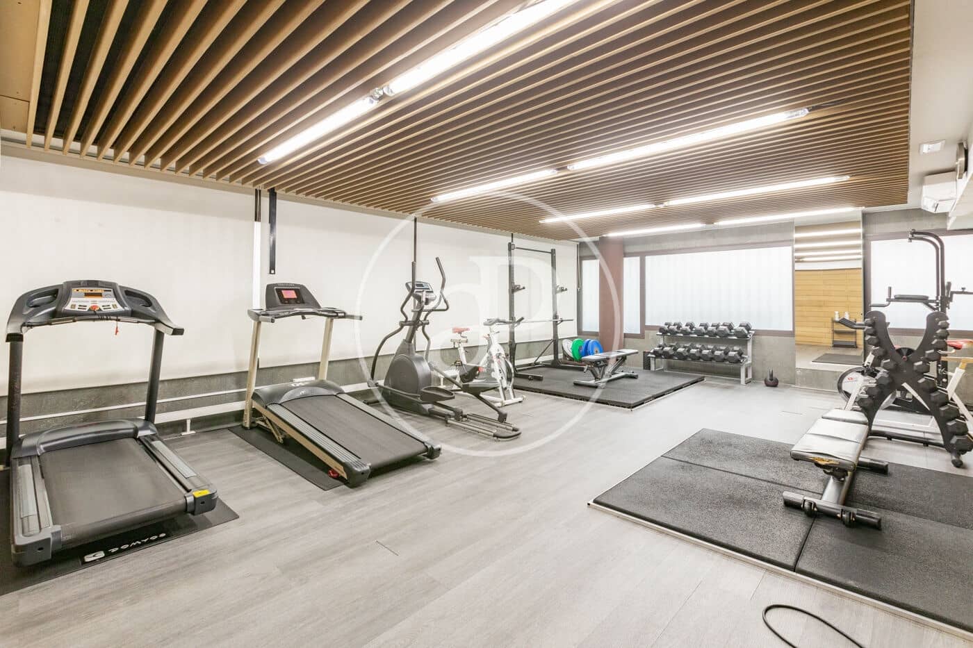 2 slaapkamer Penthouse te huur in Madrid stad met zwembad - € 3.800 (Ref: 9586518)