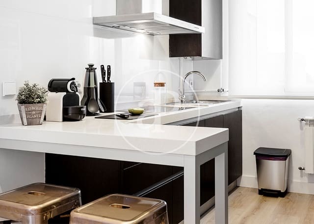 Appartement de 2 chambres à louer à Almagro, Madrid ville - 4 200 € (Ref: 9591299)