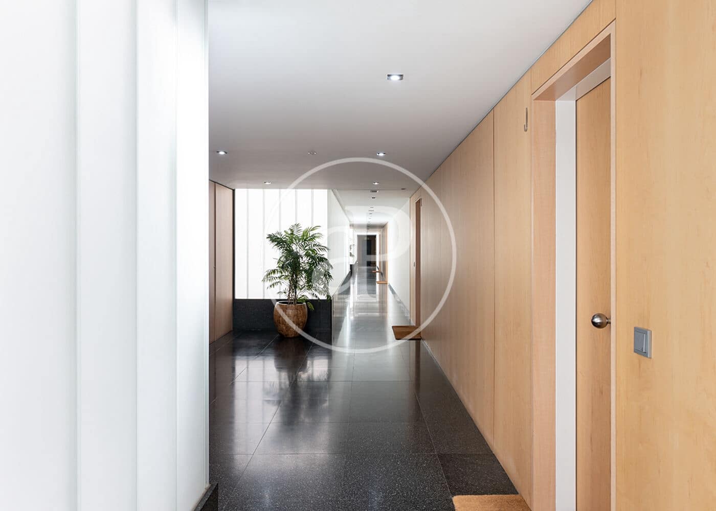 2 slaapkamer Appartement te huur in Madrid stad - € 4.100 (Ref: 9591301)