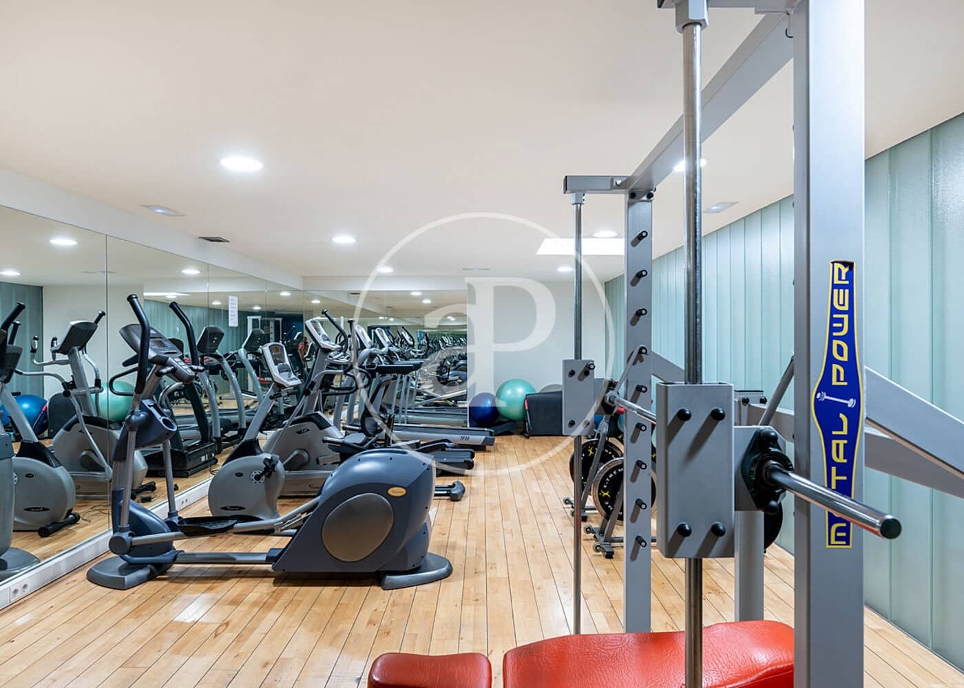 2 slaapkamer Appartement te huur in Madrid stad - € 4.100 (Ref: 9591301)