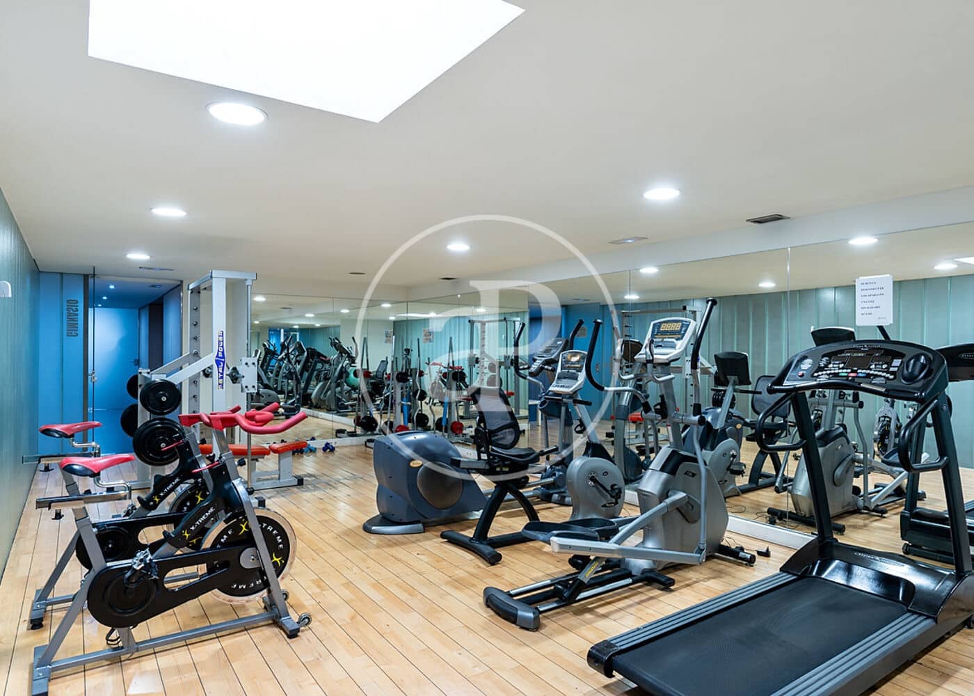 2 slaapkamer Appartement te huur in Madrid stad - € 4.100 (Ref: 9591301)