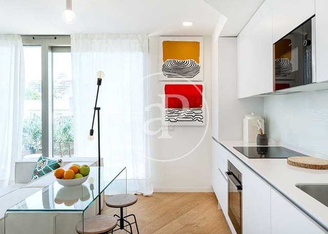 2 slaapkamer Penthouse te huur in Argüelles, Madrid stad met zwembad - € 3.800 (Ref: 9591303)