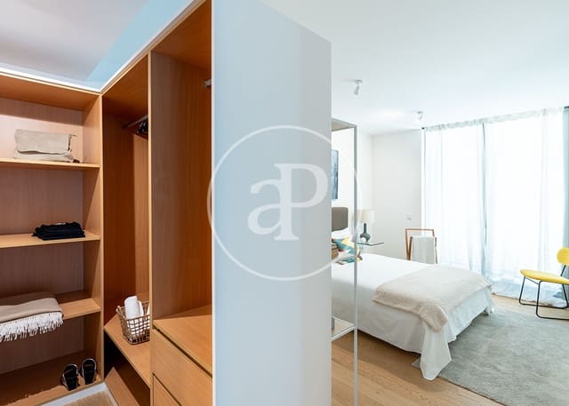 2 slaapkamer Penthouse te huur in Argüelles, Madrid stad met zwembad - € 3.800 (Ref: 9591303)