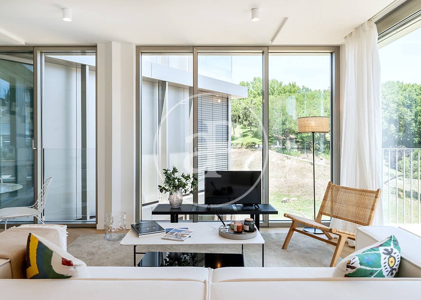 2 slaapkamer Penthouse te huur in Madrid stad met zwembad - € 3.800 (Ref: 9591303)