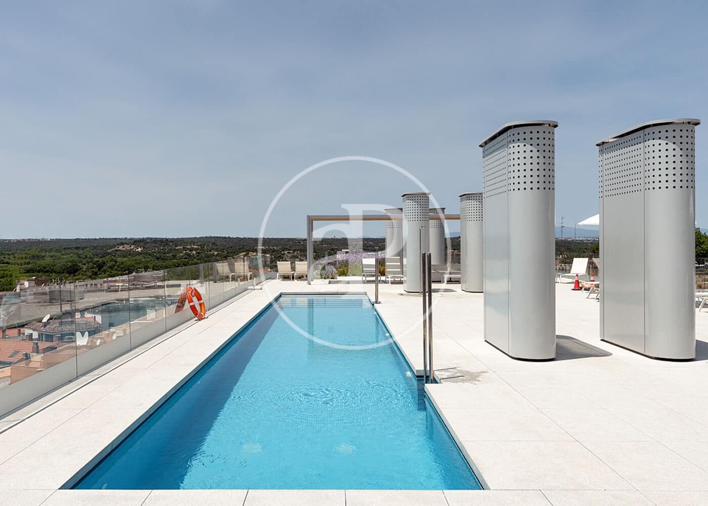 2 slaapkamer Penthouse te huur in Madrid stad met zwembad - € 3.800 (Ref: 9591303)