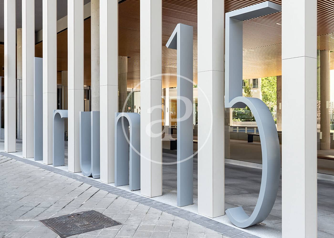 2 slaapkamer Penthouse te huur in Madrid stad met zwembad - € 3.800 (Ref: 9591303)