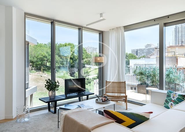 2 slaapkamer Penthouse te huur in Argüelles, Madrid stad met zwembad - € 3.800 (Ref: 9591303)