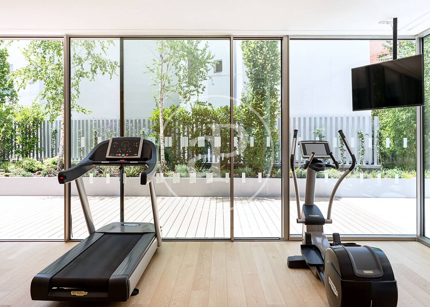 2 slaapkamer Penthouse te huur in Madrid stad met zwembad - € 3.800 (Ref: 9591303)