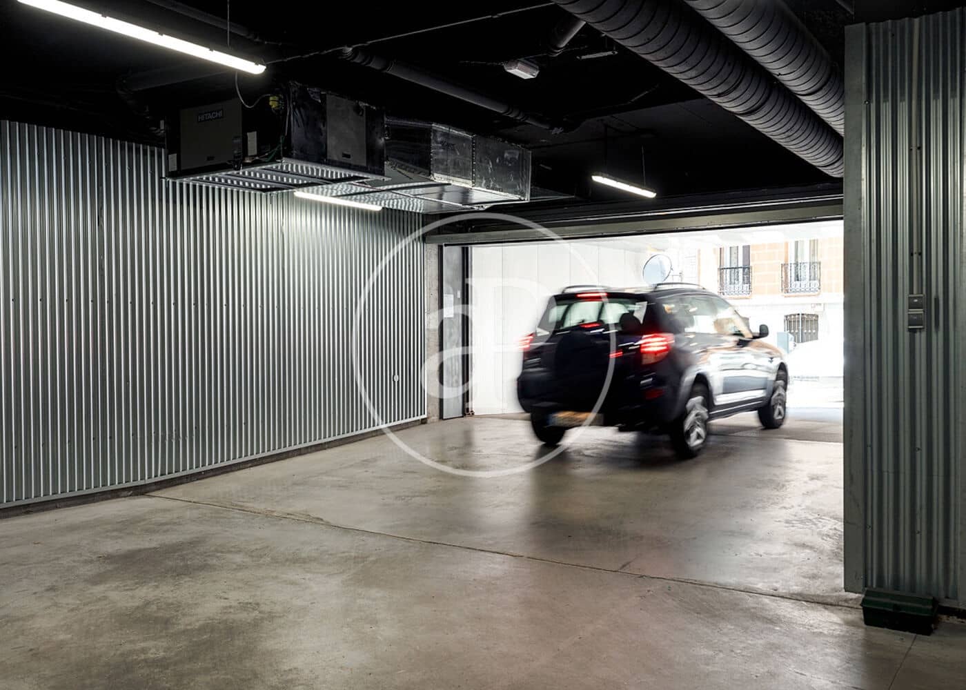 2 slaapkamer Penthouse te huur in Madrid stad met zwembad - € 3.800 (Ref: 9591303)