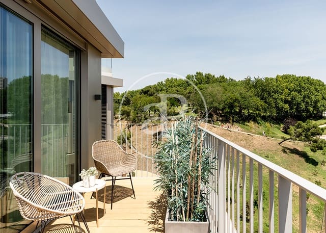 2 slaapkamer Penthouse te huur in Argüelles, Madrid stad met zwembad - € 3.800 (Ref: 9591303)