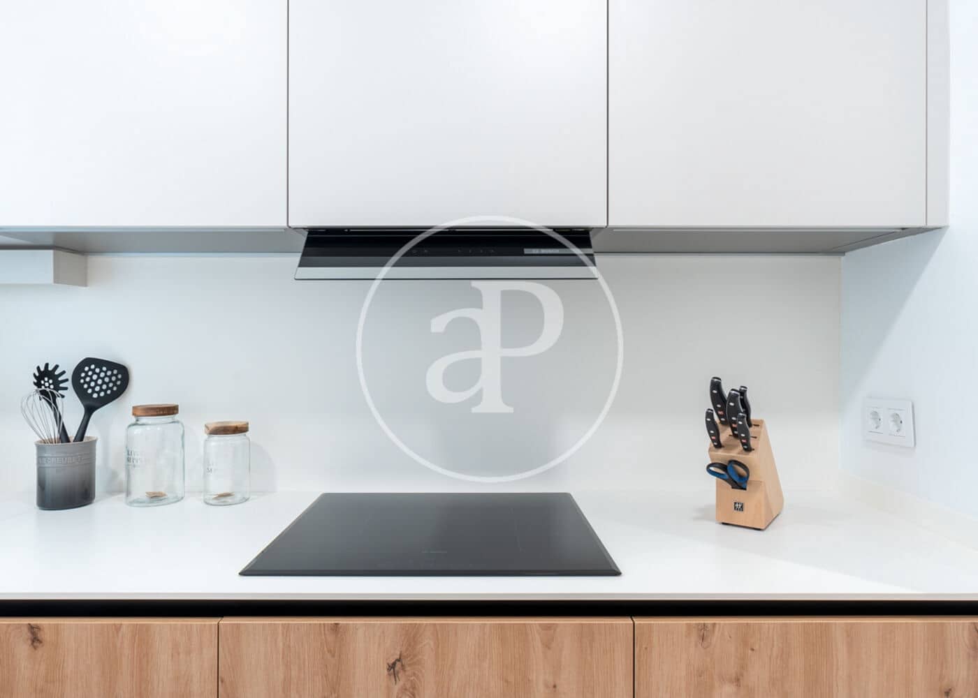 2 slaapkamer Appartement te huur in Madrid stad - € 4.350 (Ref: 9591304)