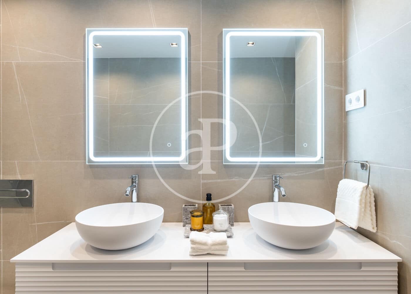 2 slaapkamer Appartement te huur in Madrid stad - € 4.350 (Ref: 9591304)