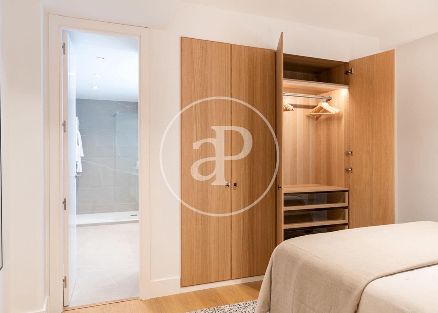 2 slaapkamer Appartement te huur in Madrid stad - € 4.350 (Ref: 9591304)