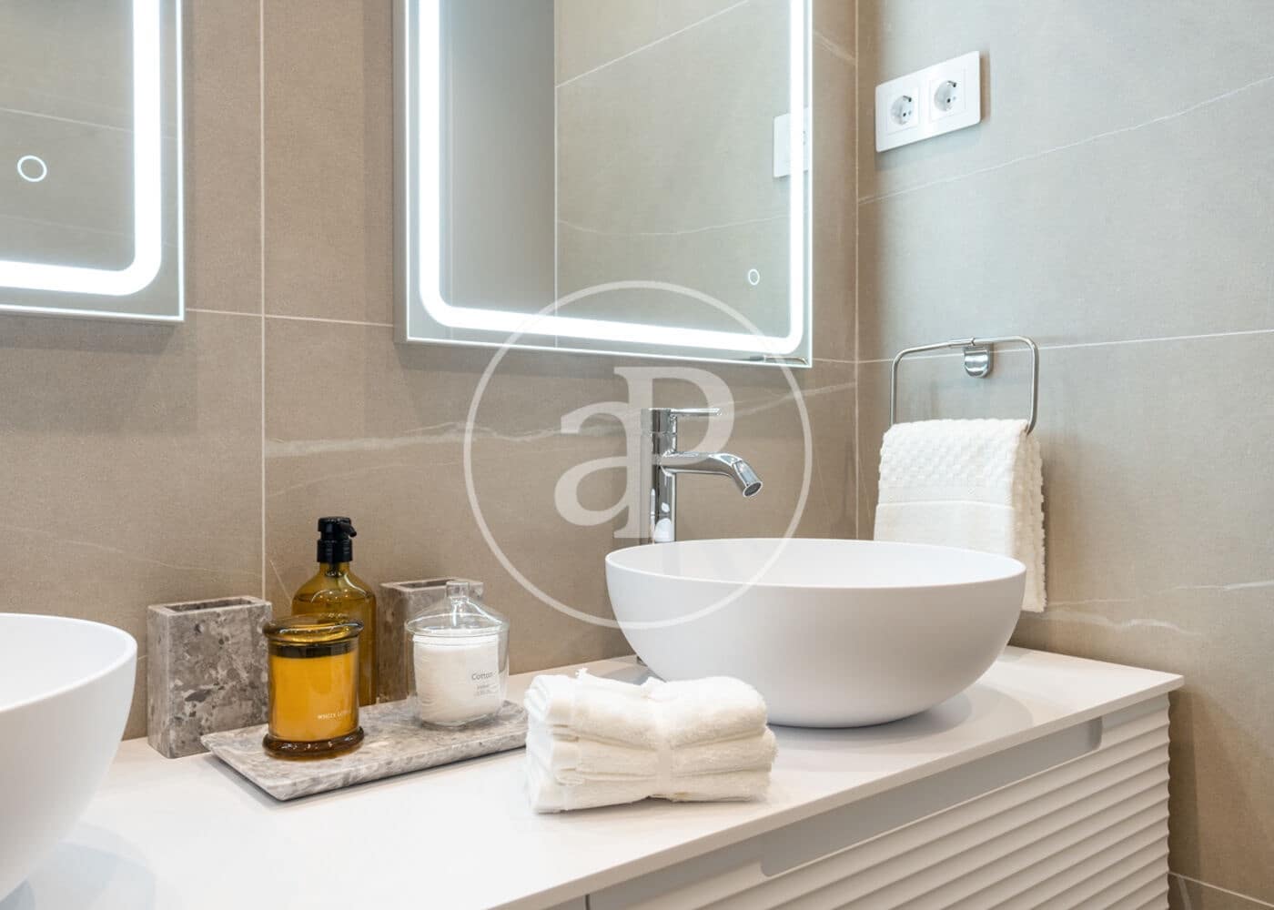 2 slaapkamer Appartement te huur in Madrid stad - € 4.350 (Ref: 9591304)