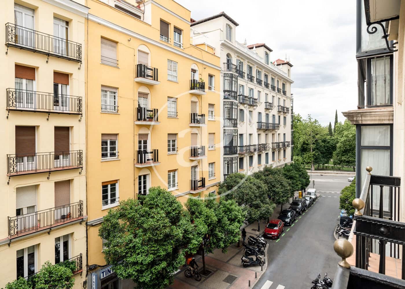 2 slaapkamer Appartement te huur in Madrid stad - € 4.350 (Ref: 9591304)