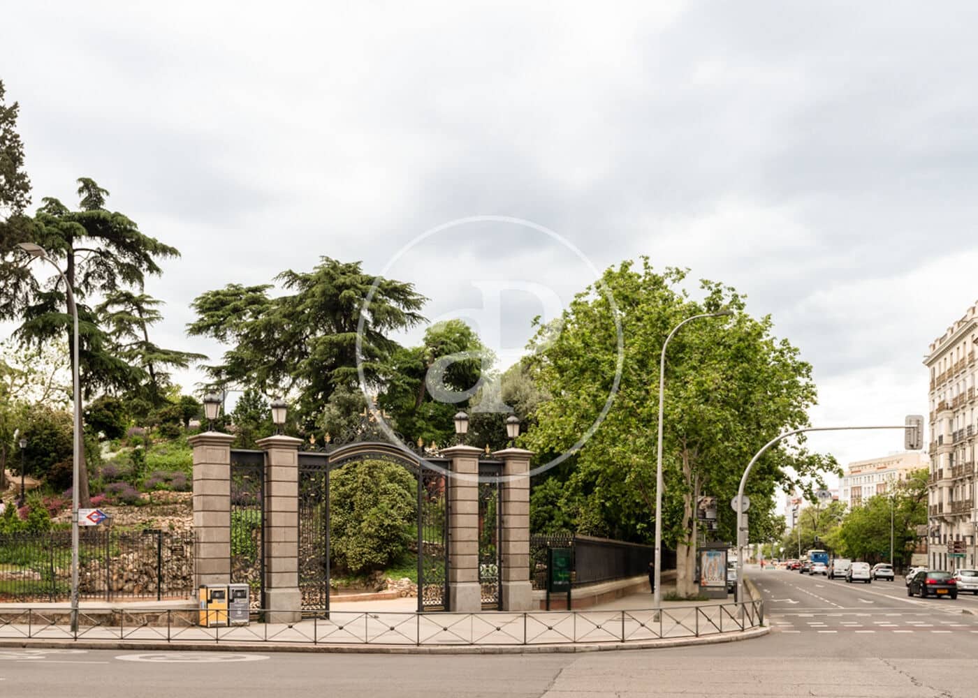 2 slaapkamer Appartement te huur in Madrid stad - € 4.350 (Ref: 9591304)