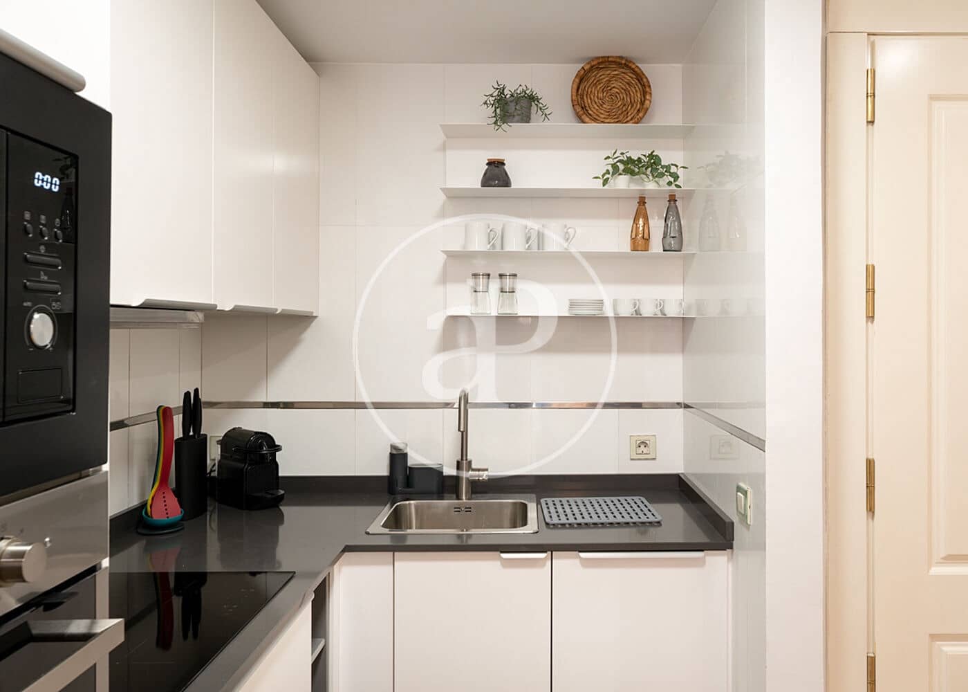 Appartement de 1 chambre à louer à Madrid ville avec piscine - 2 460 € (Ref: 9591305)