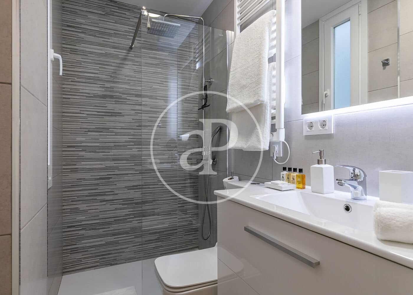 3 slaapkamer Appartement te huur in Madrid stad - € 4.260 (Ref: 9591306)