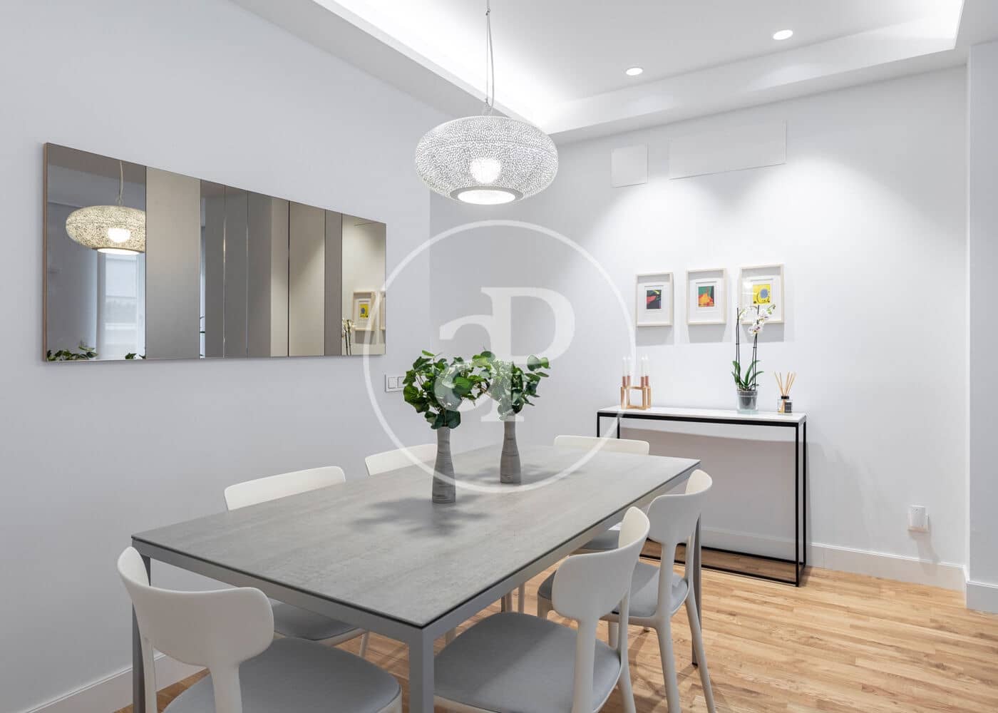 2 slaapkamer Appartement te huur in Madrid stad - € 3.600 (Ref: 9596140)