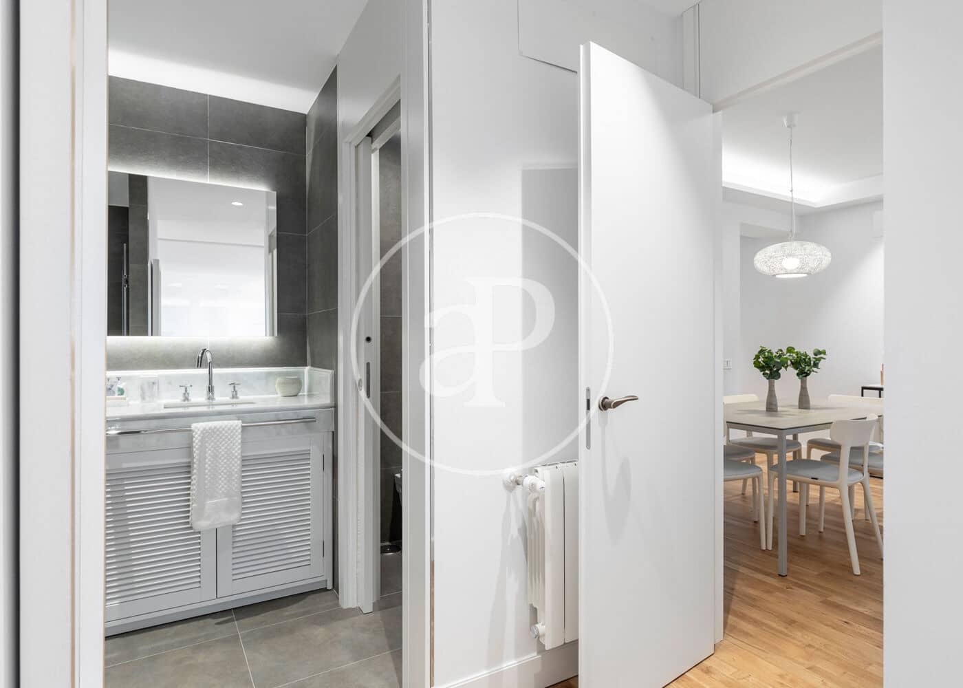 2 slaapkamer Appartement te huur in Madrid stad - € 3.600 (Ref: 9596140)