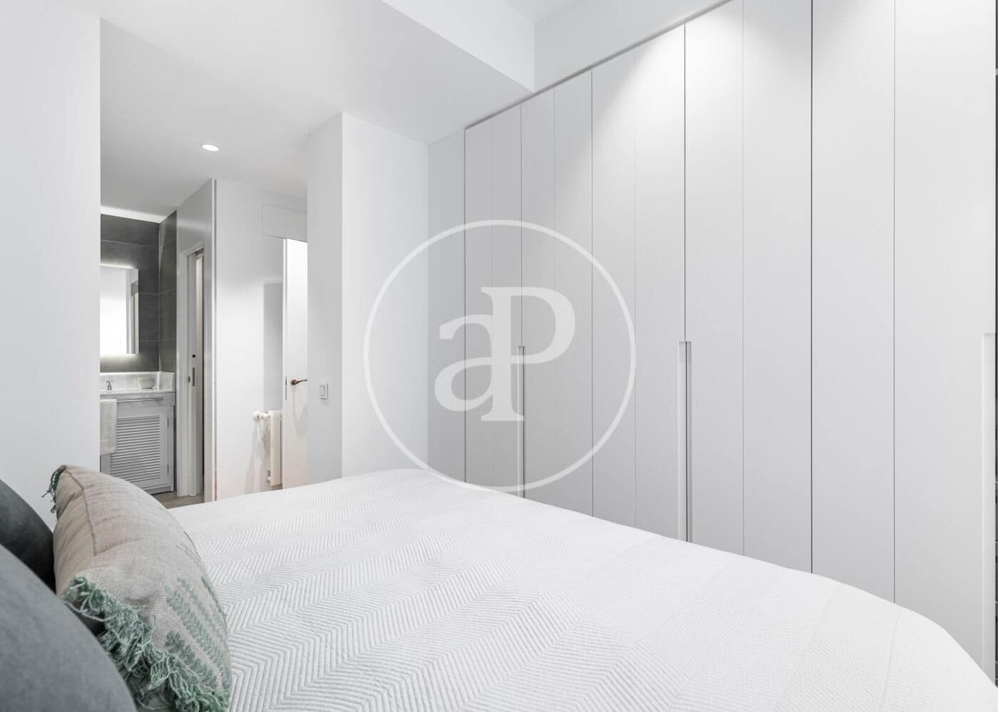 2 slaapkamer Appartement te huur in Madrid stad - € 3.600 (Ref: 9596140)