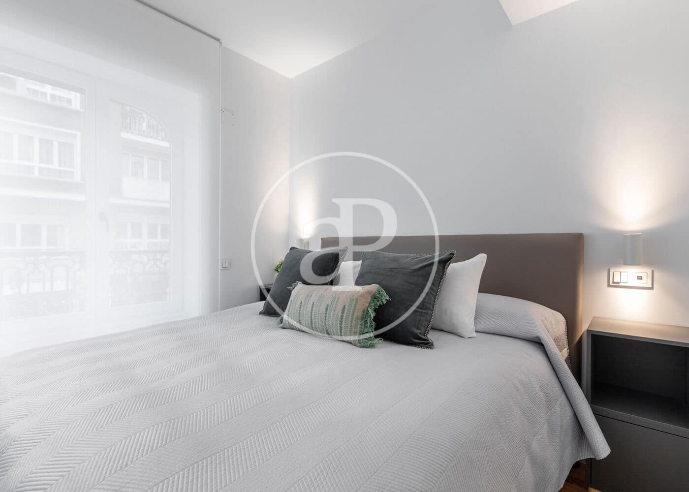 2 slaapkamer Appartement te huur in Madrid stad - € 3.600 (Ref: 9596140)