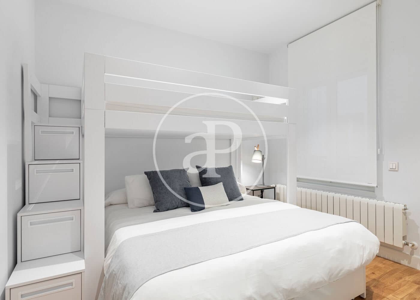 2 slaapkamer Appartement te huur in Madrid stad - € 3.600 (Ref: 9596140)