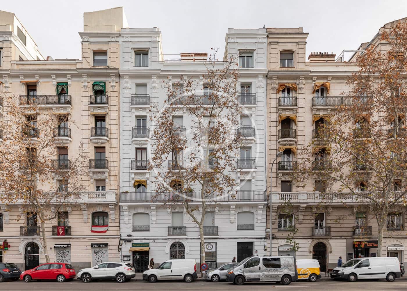 2 slaapkamer Appartement te huur in Madrid stad - € 3.600 (Ref: 9596140)