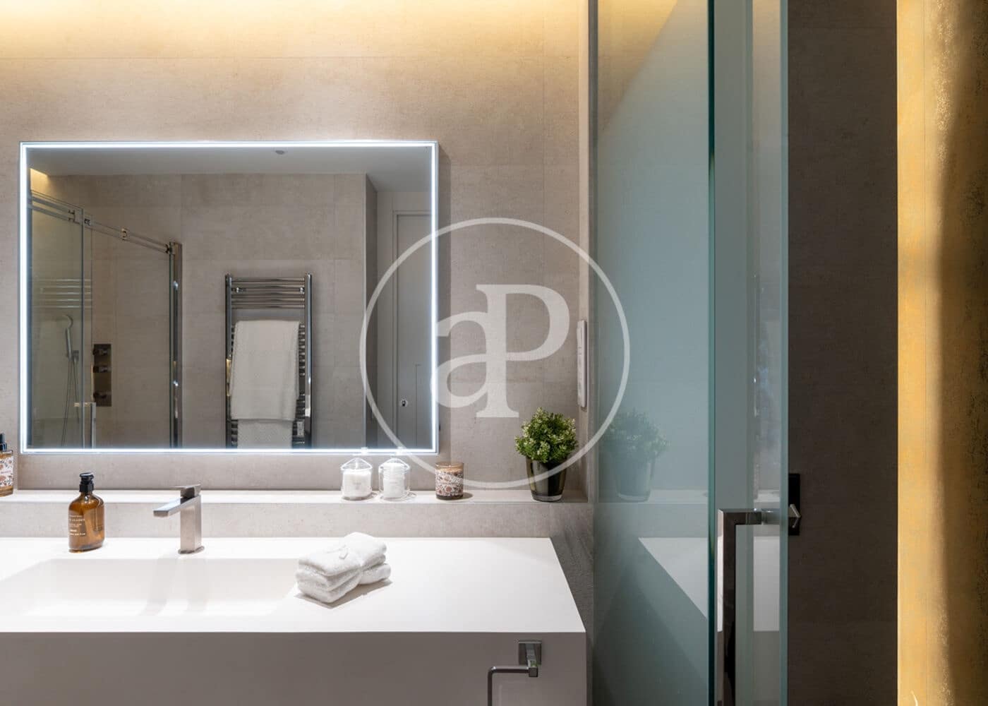 Appartement de 3 chambres à louer à Madrid ville - 12 500 € (Ref: 9596143)